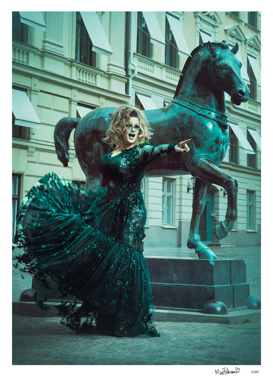 Miss Petersson 50x70 cm